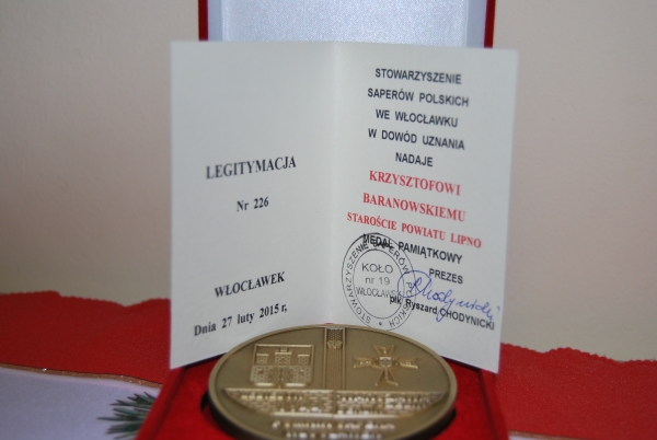 Medal saperów dla starosty lipnowskiego