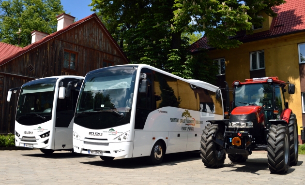 Nowe autobusy PZTP i ciągnik ZDP w Lipnie