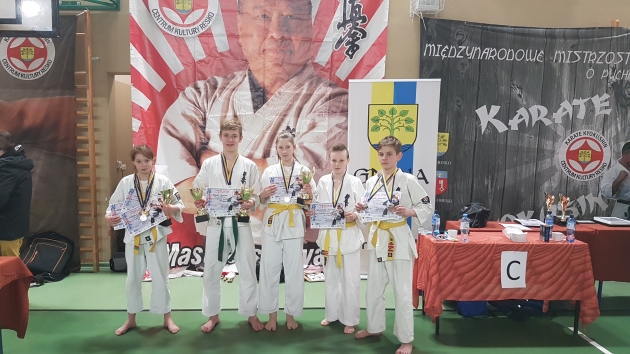 9 medali lipnowskich karateków