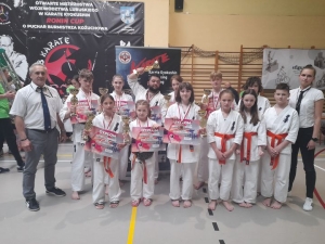 Lipnowski Klub Kyokushin Karate podczas zawodów w Kożuchowie.