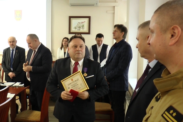 Starosta Lipnowski Krzysztof Baranowski otrzymał Złoty Medal Na Straży.