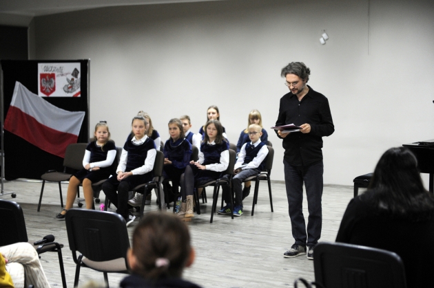 Koncert w wykonaniu społeczności Publicznej Szkoły Muzycznej I stopnia w Lipnie.