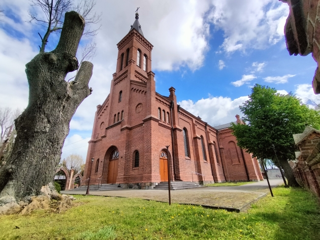 Kościół parafialny pw. Św. Wojciecha w Kikole
