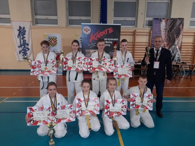 Zawodnicy Lipnowskiego Klubu Kyokushin Karate zdobyli łącznie 13 madelali.