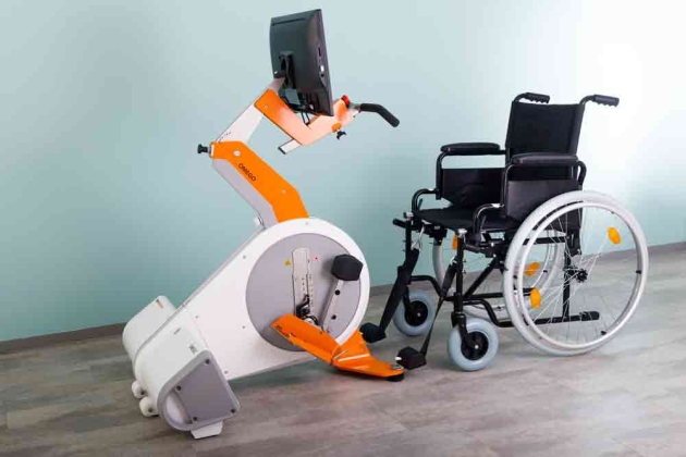Zdjęcie ilustracyjne - urządzenia rehabilitacyjno-diagnostycznego do wczesnej rehabilitacji neurologicznej z elektromiografią