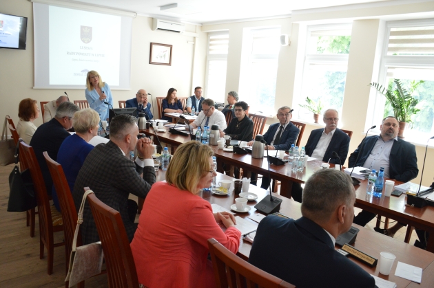 Sesja Rady Powiatu w Lipnie (archiwum)