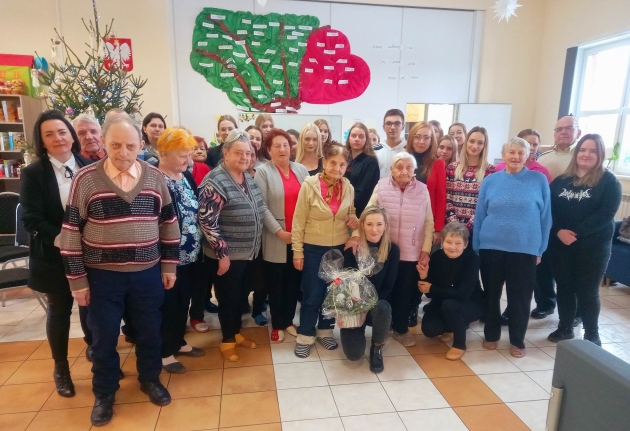 Wizyta uczniów ZST w Dziennym Domu „Senior+” w Krzyżówkach