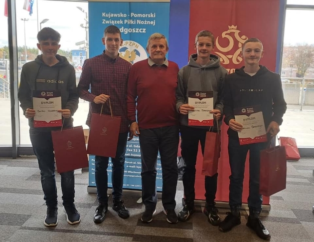 Reprezentanci ZST w Lipnie wraz z opiekunem 