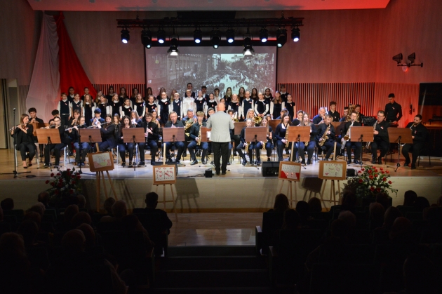 Występ orkiestry i chóru PSM I St. w Lipnie
