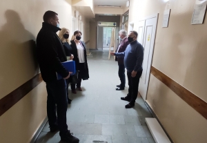 Starosta Lipnowski przekazauje plac budowy w lipnowskim szpitalu
