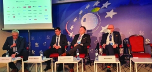 Starosta Lipnowski w czasie panelu dotyczącego ochrony zdrowia
