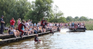 Bezpiecznie zakręceni na skępskiej plaży