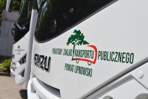 Logo PZTP na autobusie 