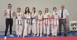 Zawodnicy i trenerzy Lipnowskiego Klubu Kyokushin Karate