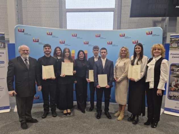 Stypendyści Prezesa Rady Ministrów oraz dyrektorzy szkół 