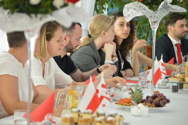 Delegacja przedstawicieli ministerstw oraz administracji lokalnej z Gruzji podczas wizyty w Zespole Szkół im. Waleriana Łukasińskiego w Skępem