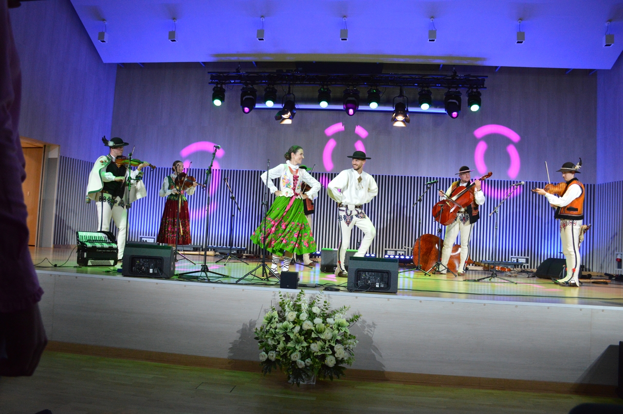 Góralskie brzmienia porwały Lipno – koncert kapeli „Huzary” zachwycił publiczność Góralskie brzmienia porwały Lipno – koncert kapeli „Huzary” zachwycił publiczność