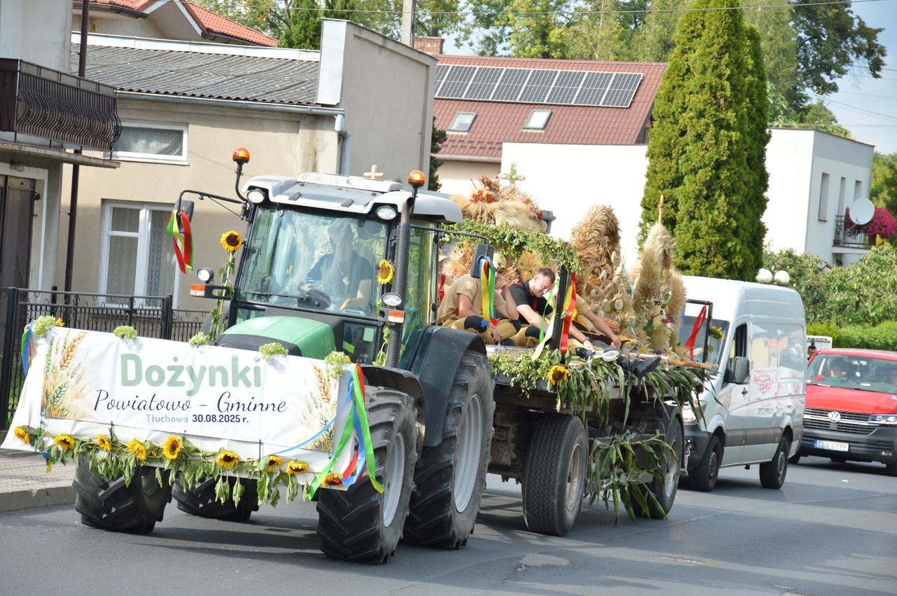 Powiatowo-Gminne Dożynki w Tłuchowie – wielkie święto plonów i rolniczego trudu Powiatowo-Gminne Dożynki w Tłuchowie – wielkie święto plonów i rolniczego trudu