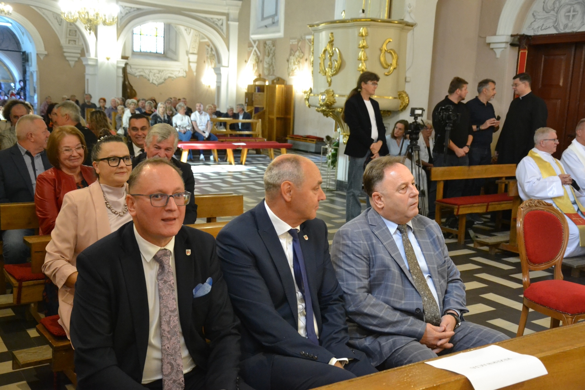Przedstawiciele Powiatu Lipnowskiego na jubileuszu w kościele WNMP w Lipnie