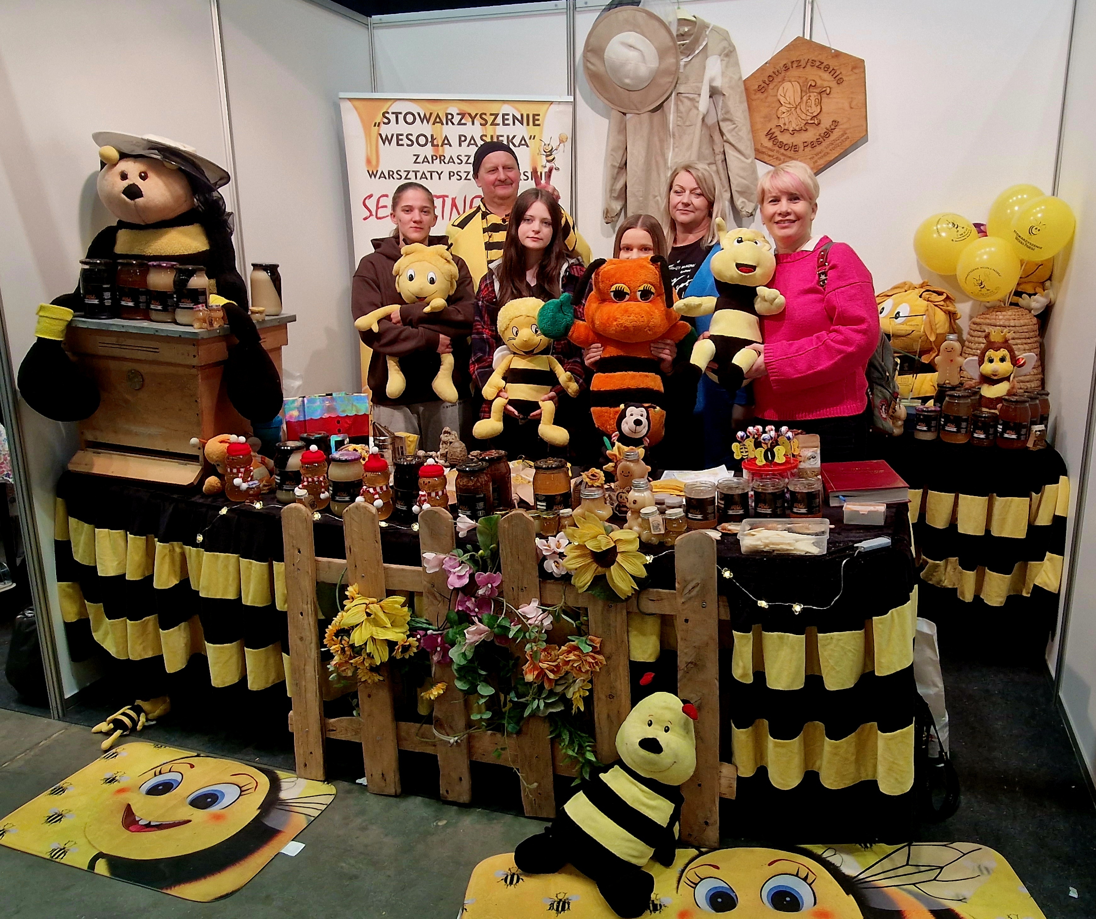 Uczniowie Zespołu Szkół im. ZMW w Dobrzyniu nad Wisłą odwiedzili Targi NATURA FOOD W Łodzi (14-16 listopada 2025) w hali Expo – Łódź